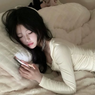 蜘蛛网中的女孩